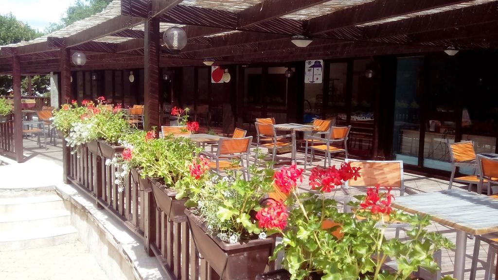 Vvf Dordogne Lot Hotel Gluges Bagian luar foto